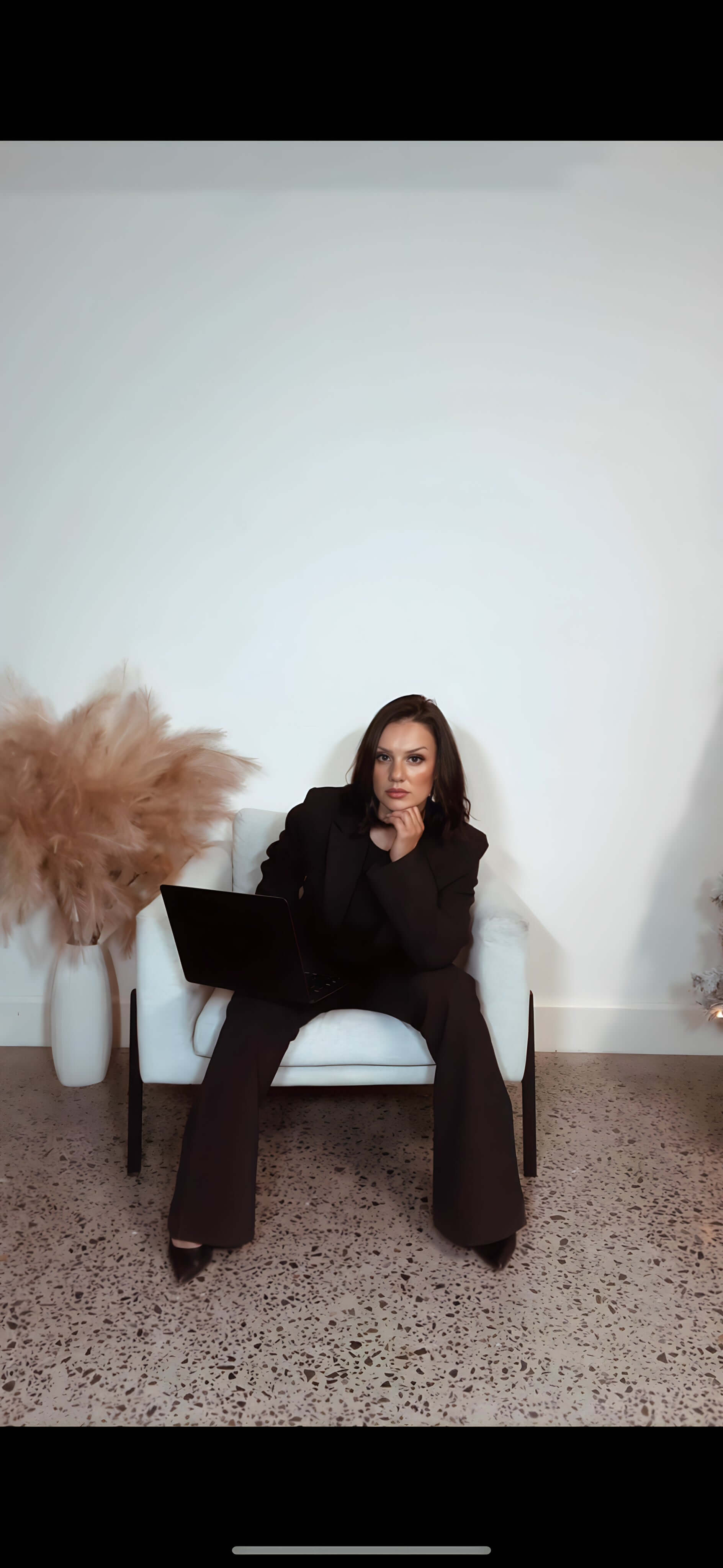 Beginner lash extension training program available online