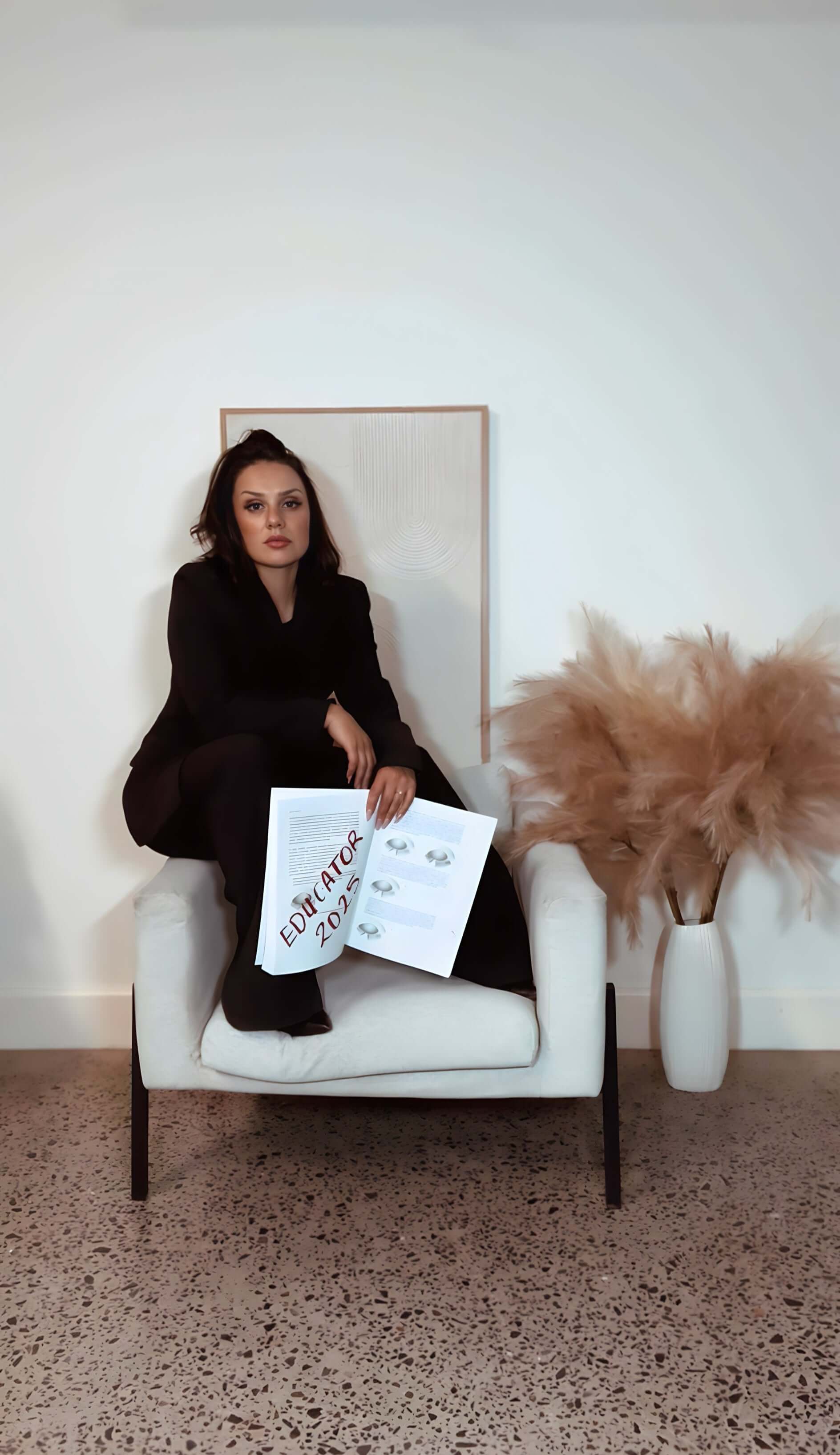 Lash educator photo promoting beginner online lash education