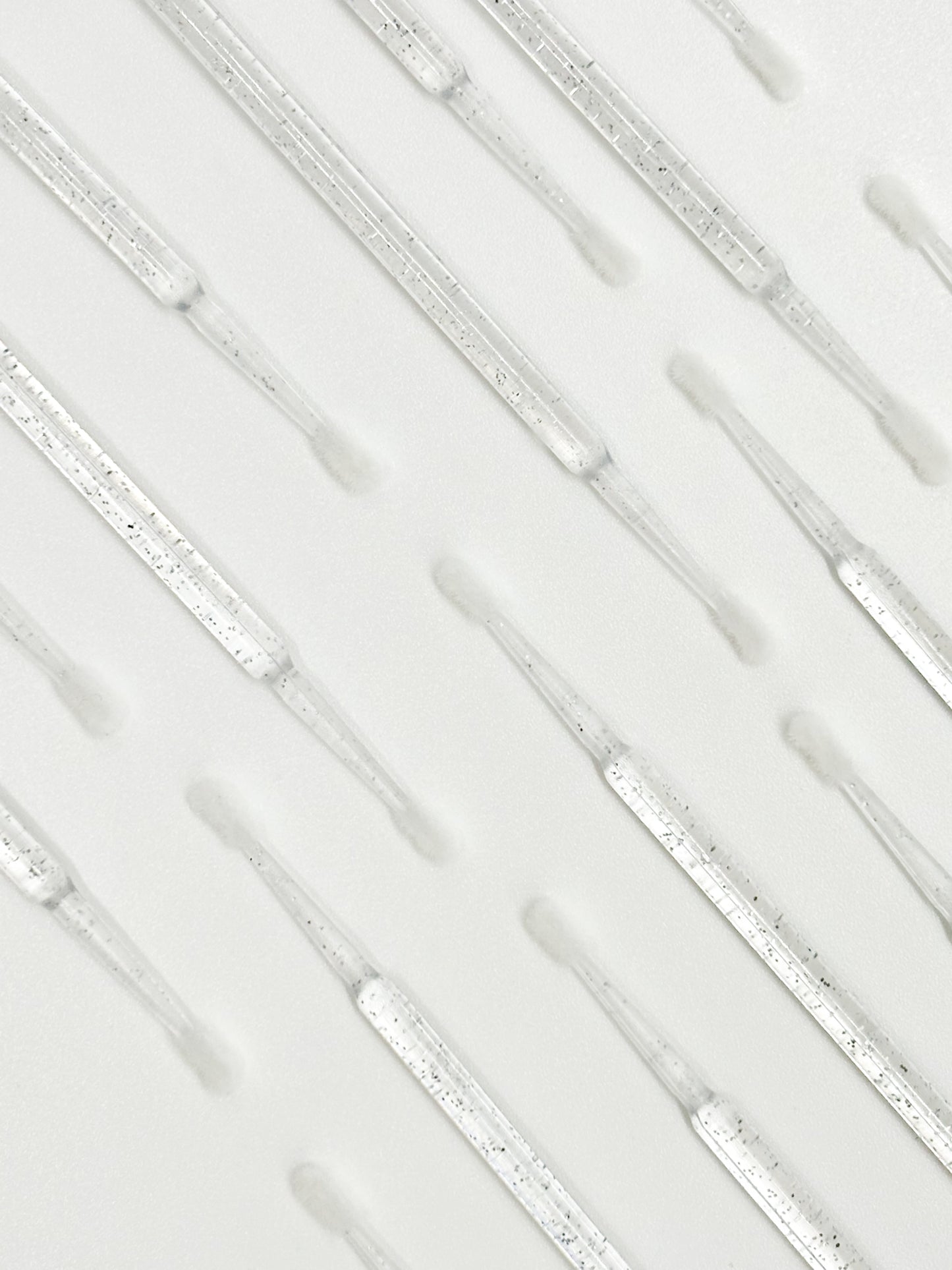 Microfibre wands for lash primer and adhesive application
