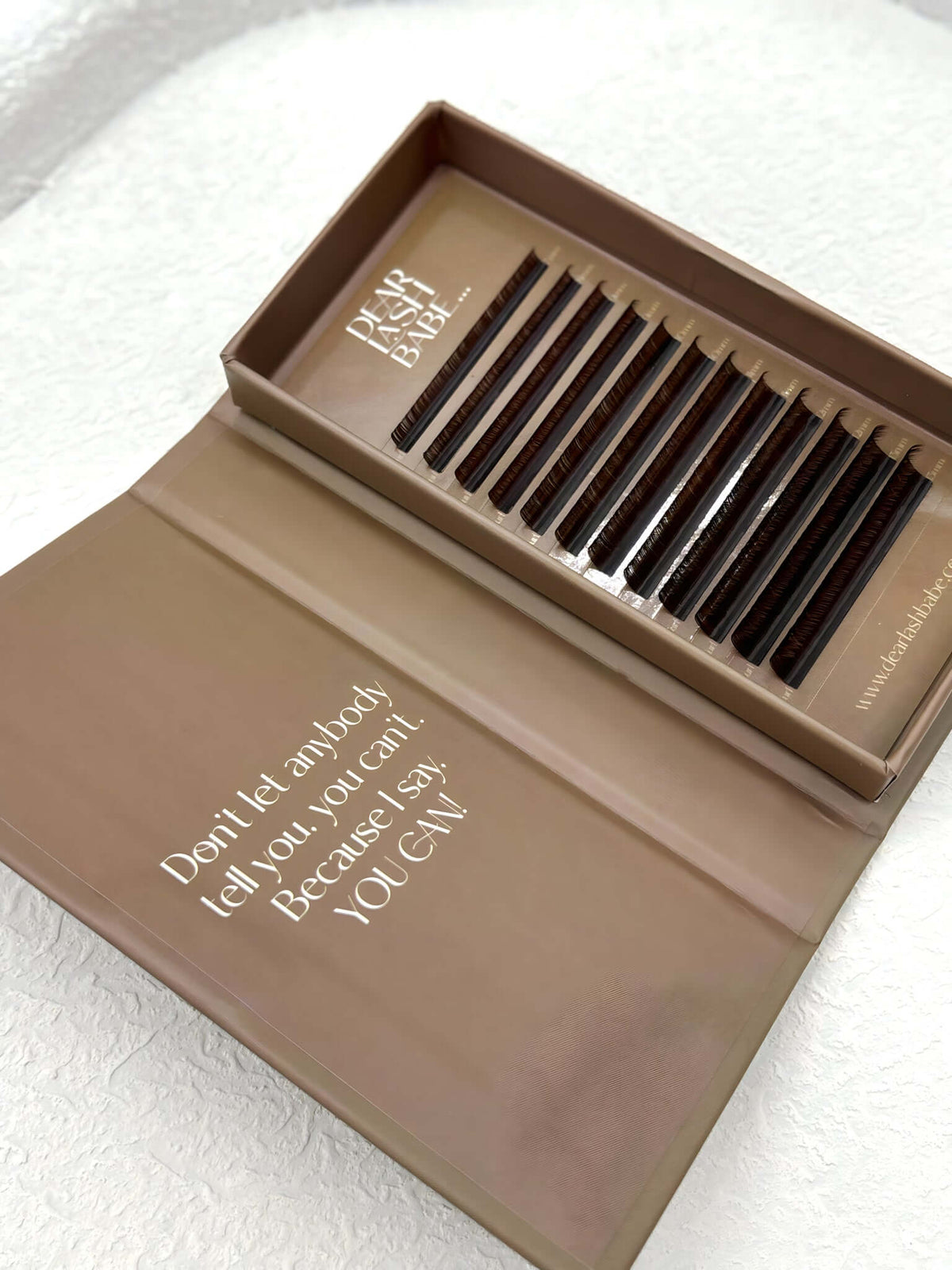 Magnetic case with Signature 0.05 Mixed Trays featuring ultra-soft high quality lashes