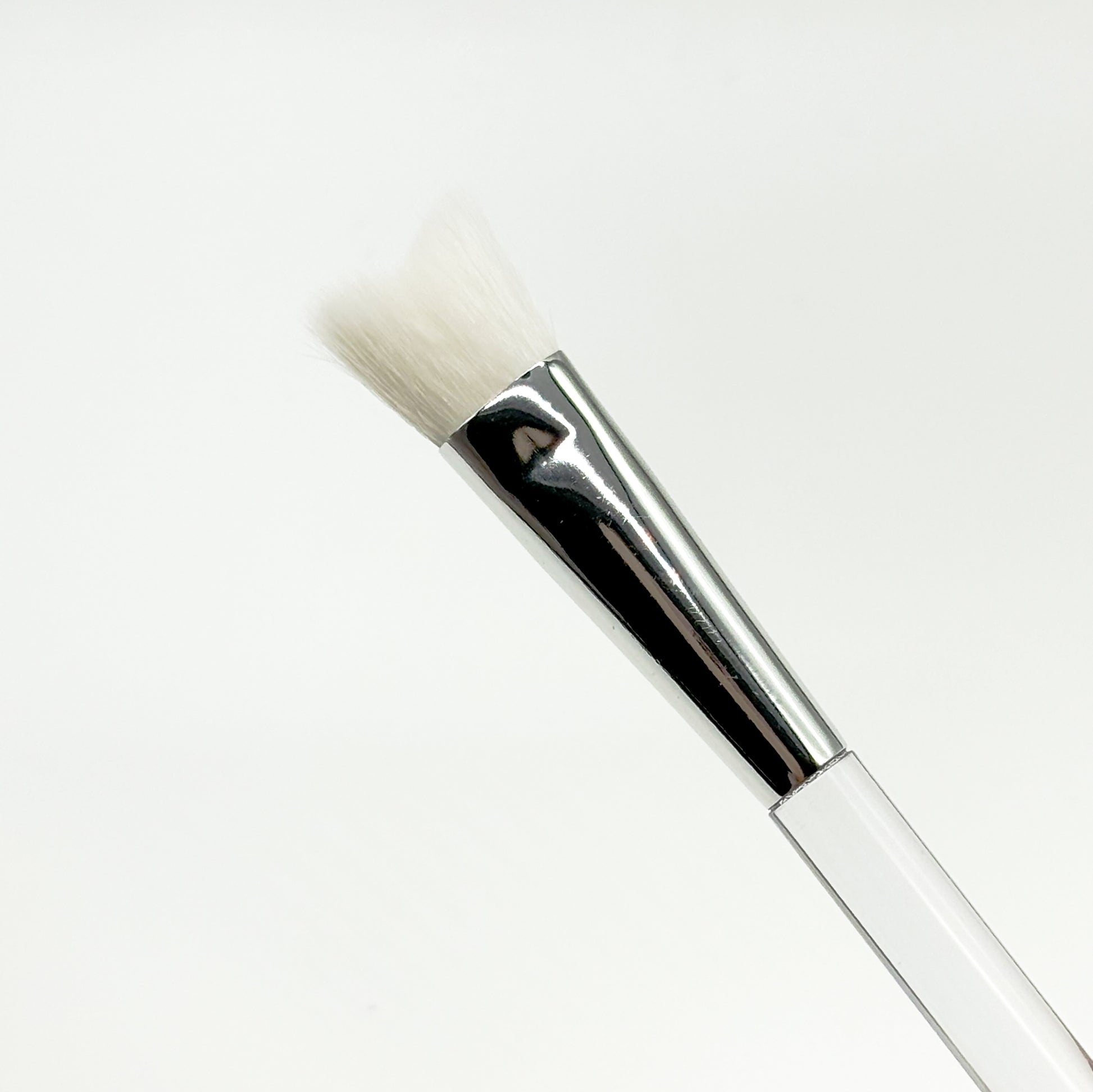 Lash cleansing brush to improve retention and cleanliness