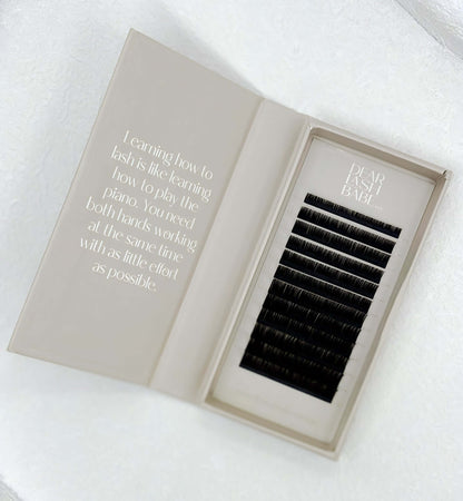 High-quality Signature 0.15 Mixed Trays designed for lash artists to create flawless classic lash extensions