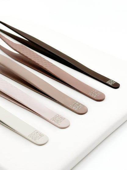 Lash artist Signature Tweezer Collection with anti-rust technology
